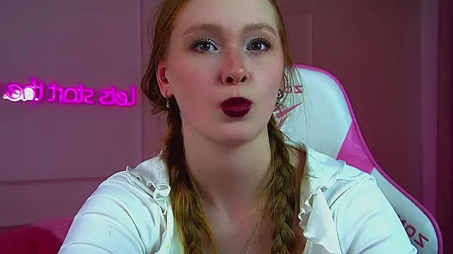 AgataFoxley Show in webcam