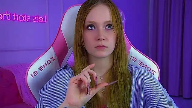 AgataFoxley's Live Sex Cam Show