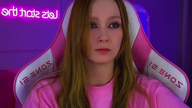 AgataFoxley Show in webcam