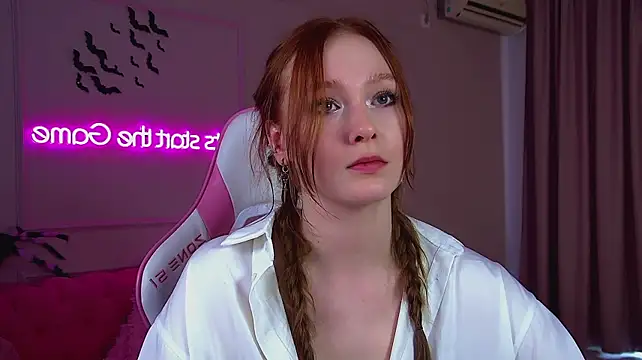 AgataFoxley Adlı Modelin Canlı XXX Sohbeti