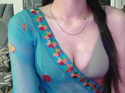 Simreet_22's Webcam Show