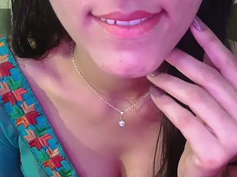 Simreet_22 Chat XXX in diretta