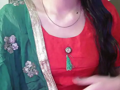 Simreet_22's Live XXX Chat