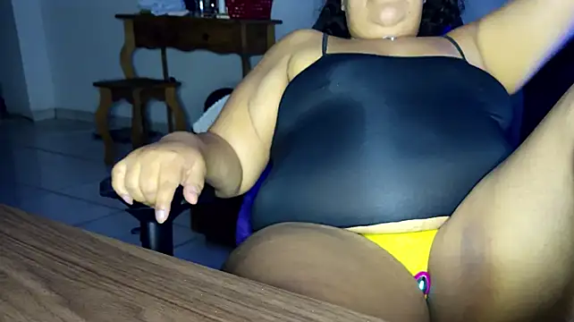 xlatinastar Chat XXX in diretta