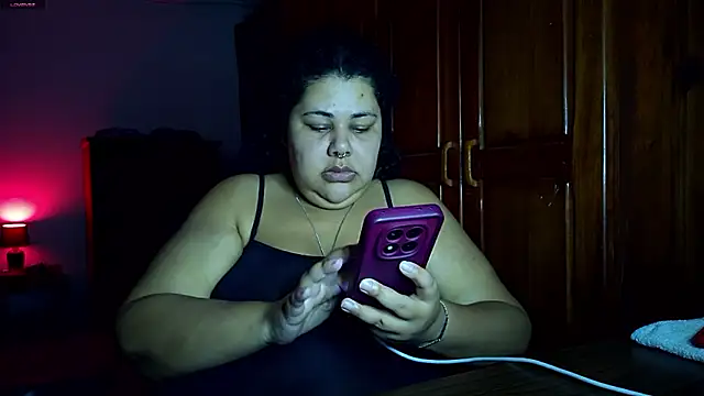 xlatinastar Show in webcam