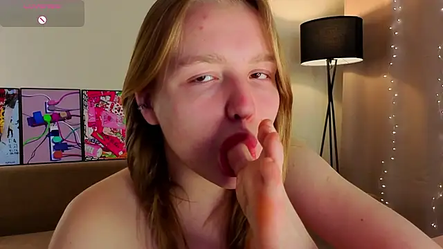 Pertunjukan Kamera Web VinnieSerrano