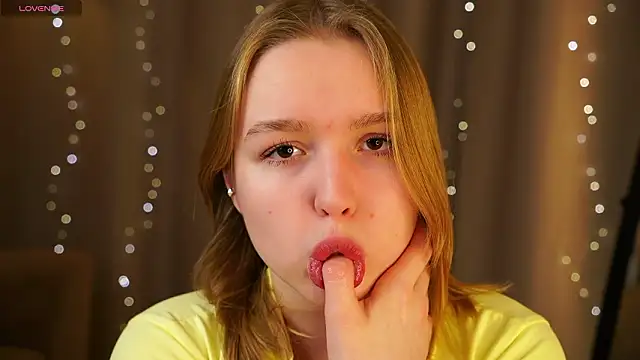 VinnieSerrano: διαδικτυακό σόου στην κάμερα