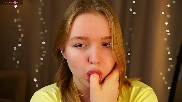 VinnieSerrano: διαδικτυακό σόου στην κάμερα