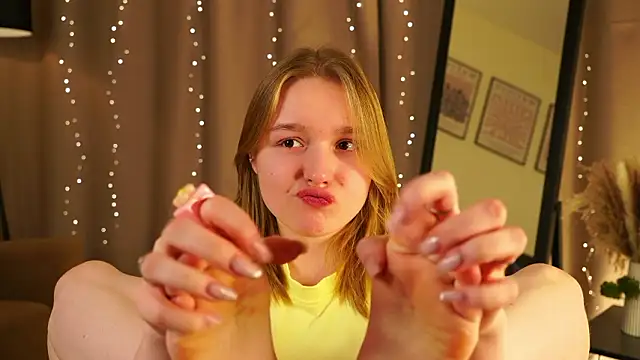 VinnieSerrano Adlı Modelin Web Kamerası Şovu