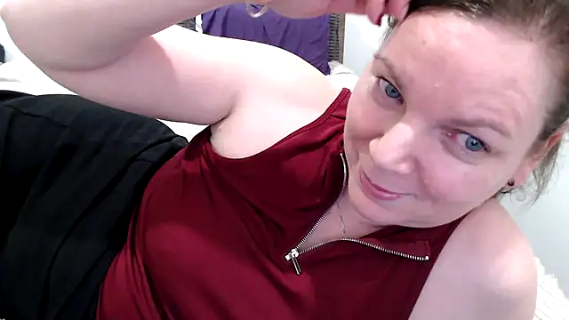 Aussiecougar's Live XXX Chat