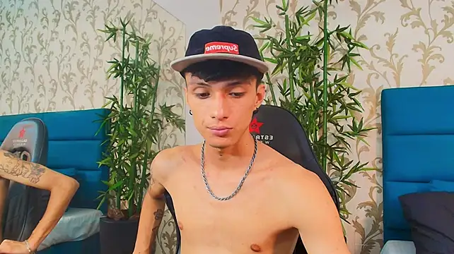 Lean_Portman Live XXX-Chat