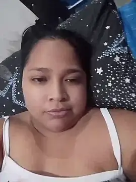 Angelly_ricura Adlı Modelin Canlı XXX Sohbeti