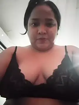 Angelly_ricura Chat XXX in diretta