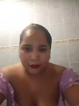 Angelly_ricura Chat XXX in diretta