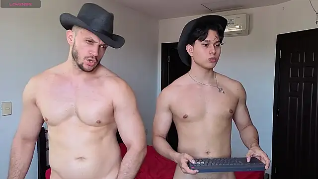 TeddyBear_07: διαδικτυακό σόου στην κάμερα