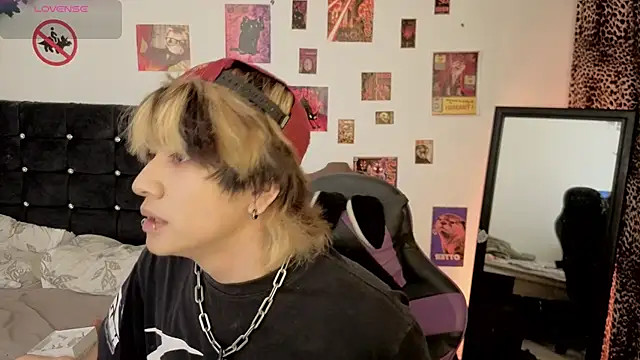 Show modela Nio-noah na web-kameri