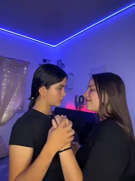 I_am_Zoe_Hot: διαδικτυακό σόου στην κάμερα