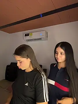 Zow_ Adlı Modelin Web Kamerası Şovu