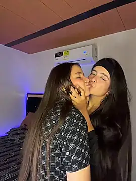 Zow_ Webcam show