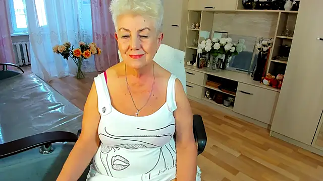 Show modela HotandMature na web-kameri