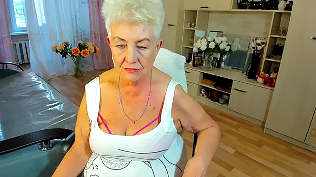 Show modela HotandMature na web-kameri