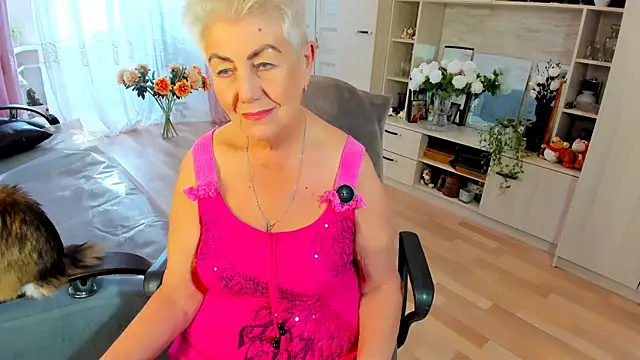 Show modela HotandMature na web-kameri