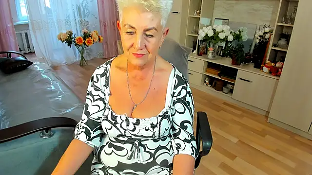 HotandMature: διαδικτυακό σόου στην κάμερα
