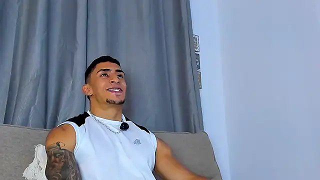 Mr_adrian Show Webcam