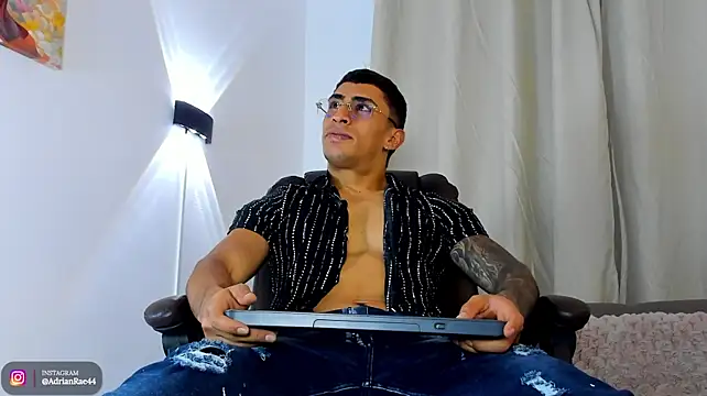 Mr_adrian's Webcam Show