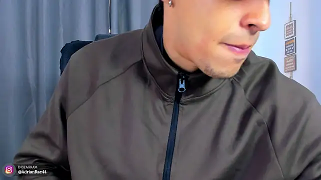 Show modela Mr_adrian na web-kameri