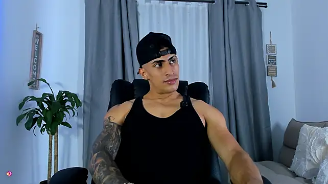 Mr_adrian Webcam show