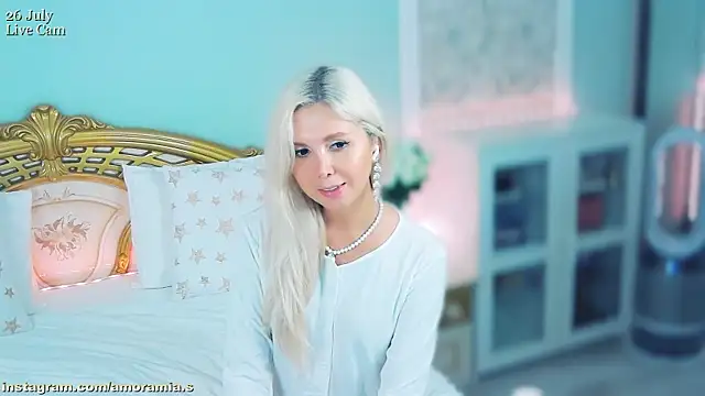 Amoramias Live XXX Chat