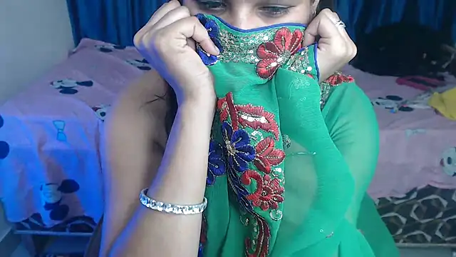 _miss_queen Show in webcam