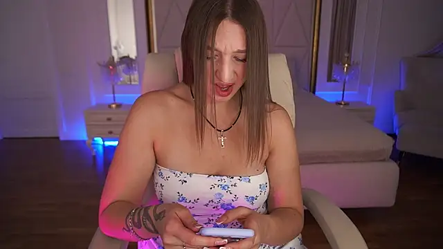 LioraFox Chat XXX in diretta
