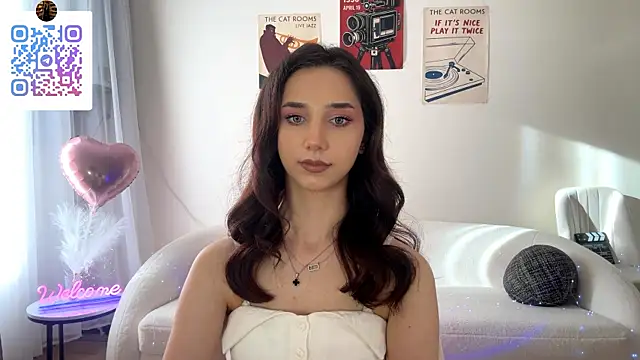 LinaMour Pertunjukan Webcam