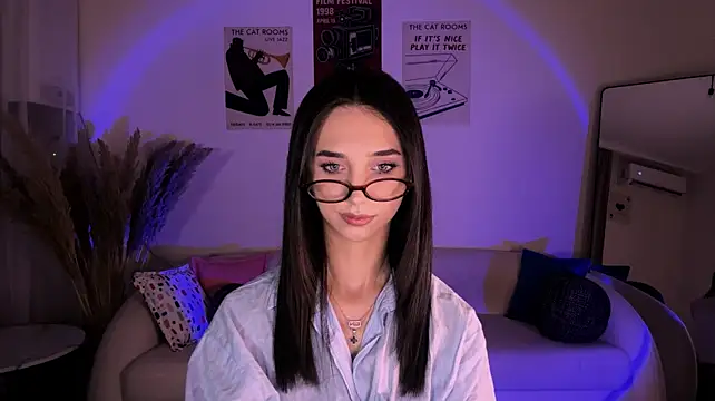 LinaMour Pertunjukan Webcam