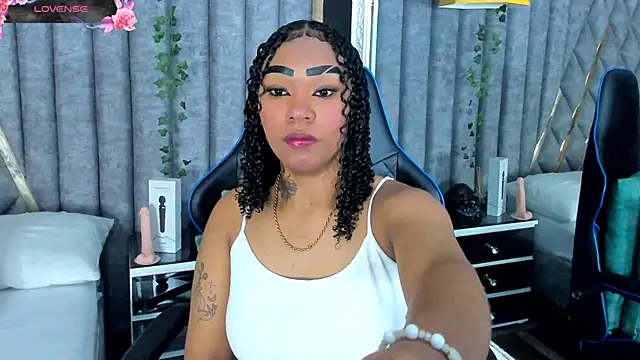 SkylerBloomm's Live XXX Chat