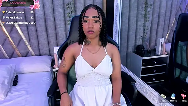 SkylerBloomm Live XXX-chat