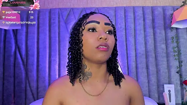SkylerBloomm élő XXX-chatje