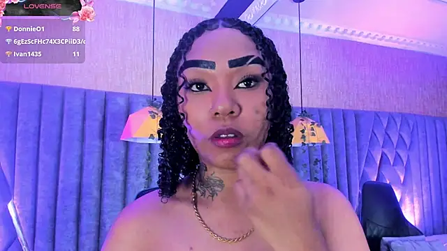 SkylerBloomm's Live XXX Chat