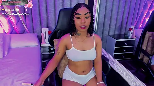 SkylerBloomm's Live XXX Chat