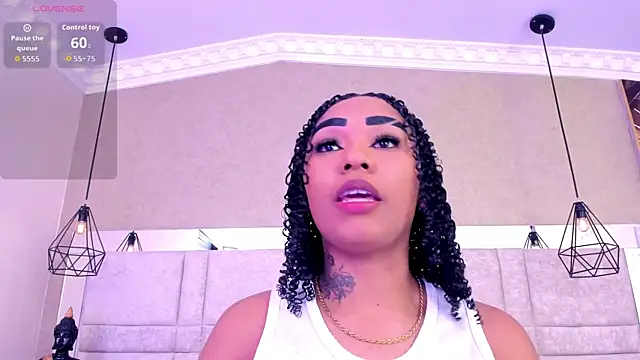 SkylerBloomm XXX чат на живо