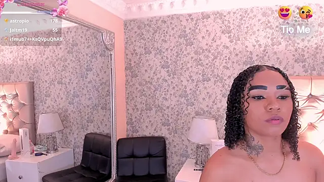 SkylerBloomm's Live XXX Chat
