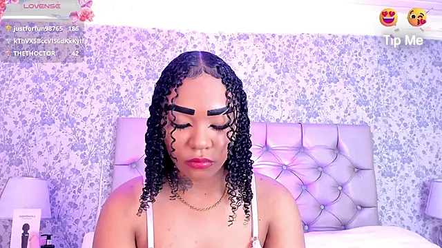SkylerBloomm XXX чат на живо