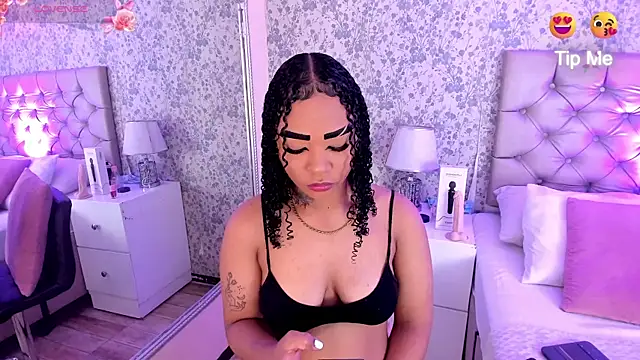 Chat +18 de SkylerBloomm ao vivo