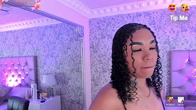 SkylerBloomm XXX чат на живо
