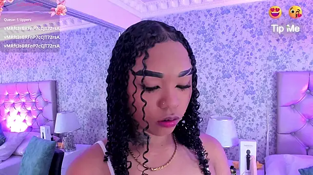 Chat +18 de SkylerBloomm ao vivo