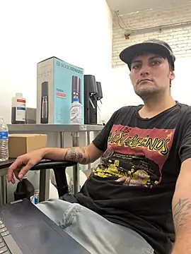crashnasty Show in webcam