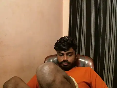 Show modela indianbighard21 na web-kameri