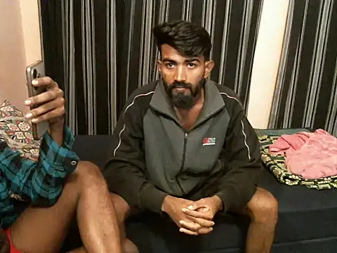 indianbighard21 Show in webcam